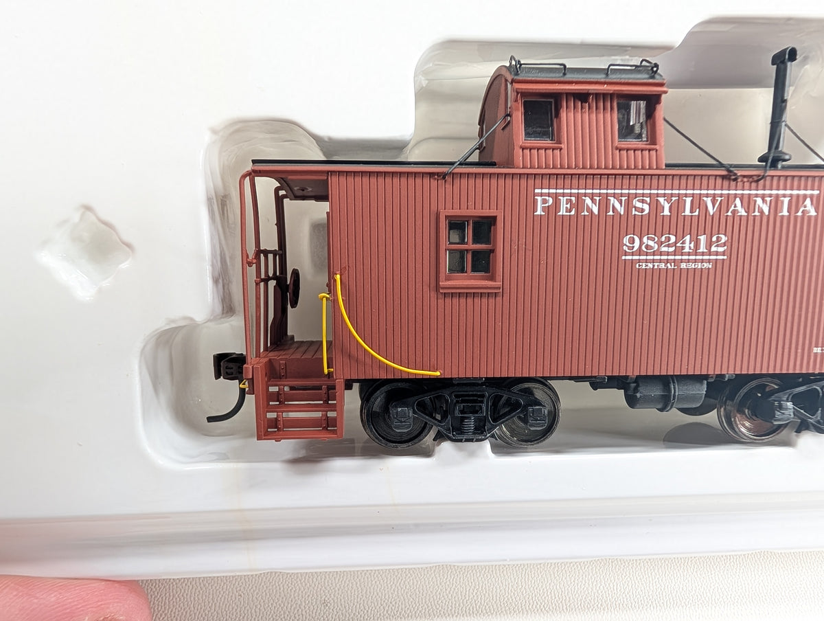 Walthers 932-27641 HO Scale N6B Wood Offset Cupola Caboose 2 Car Pack Pennsylvania PRR #981507, 982412 Metal Wheels