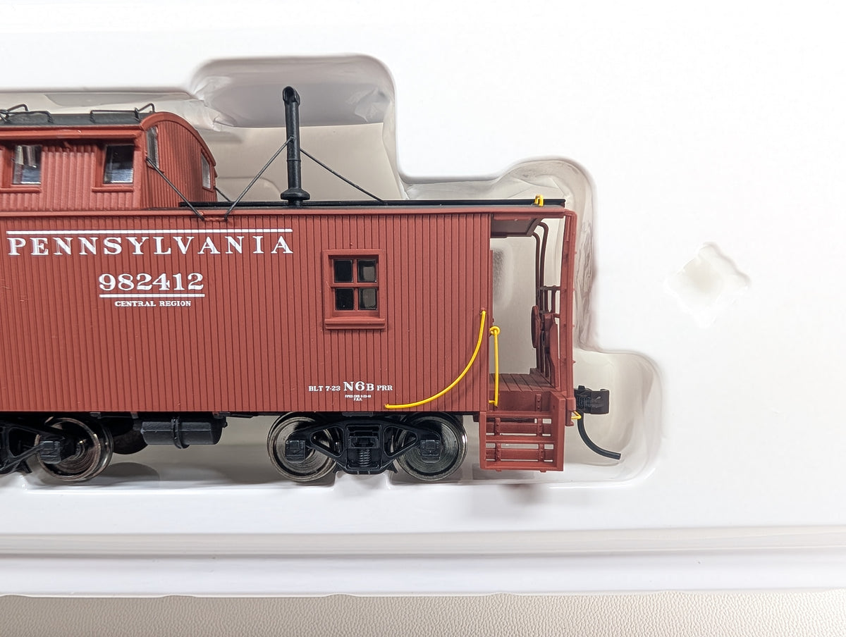Walthers 932-27641 HO Scale N6B Wood Offset Cupola Caboose 2 Car Pack Pennsylvania PRR #981507, 982412 Metal Wheels