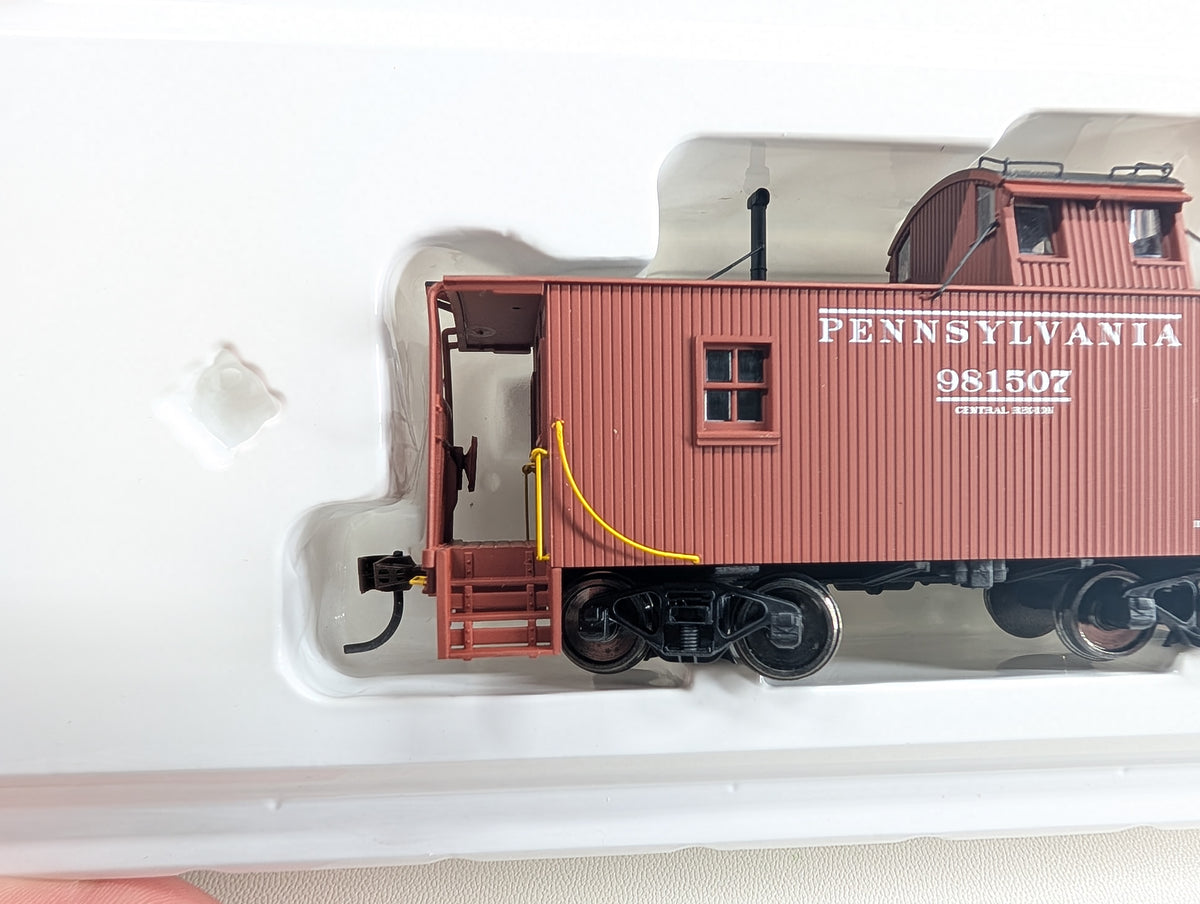 Walthers 932-27641 HO Scale N6B Wood Offset Cupola Caboose 2 Car Pack Pennsylvania PRR #981507, 982412 Metal Wheels