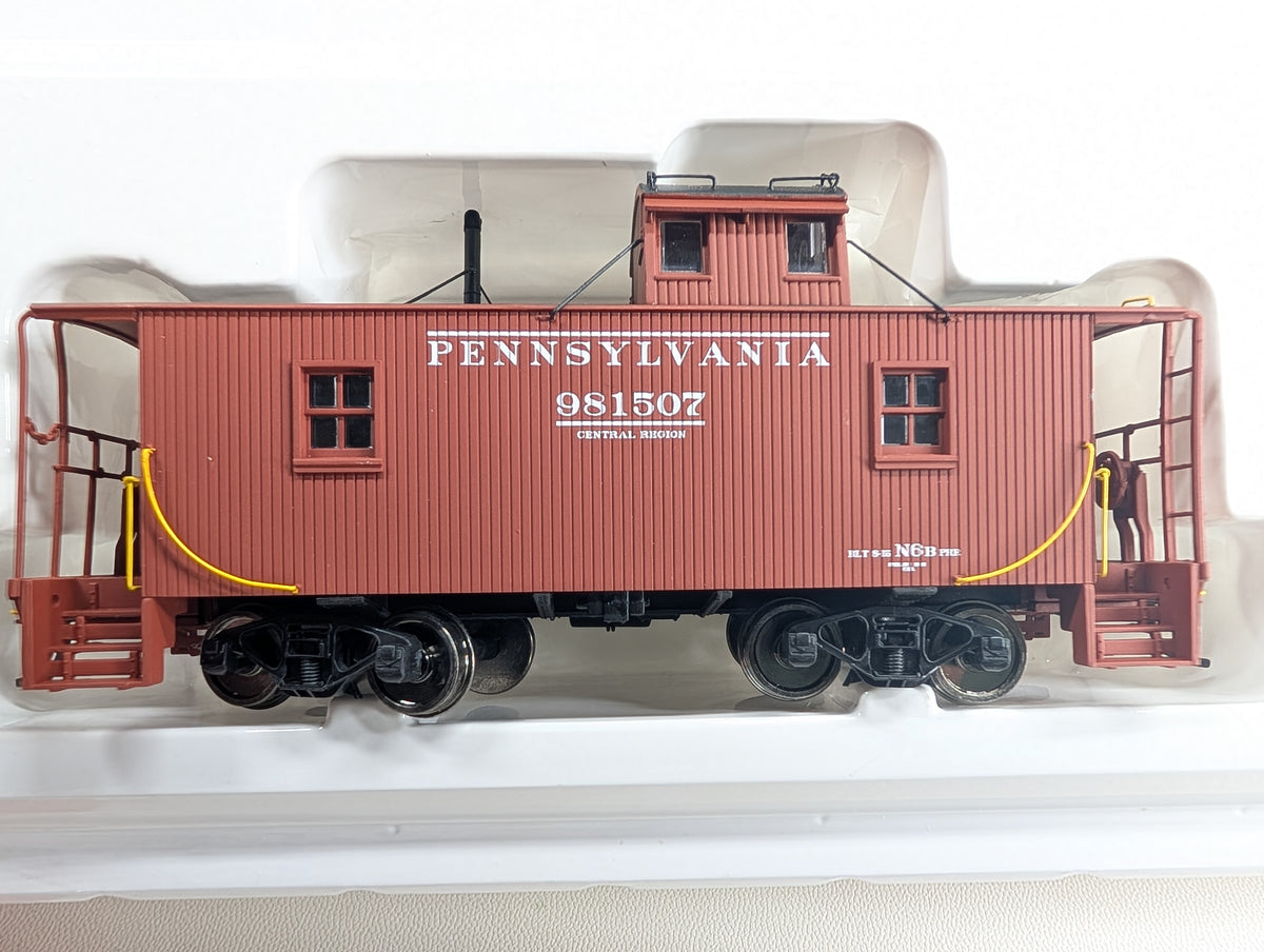 Walthers 932-27641 HO Scale N6B Wood Offset Cupola Caboose 2 Car Pack Pennsylvania PRR #981507, 982412 Metal Wheels