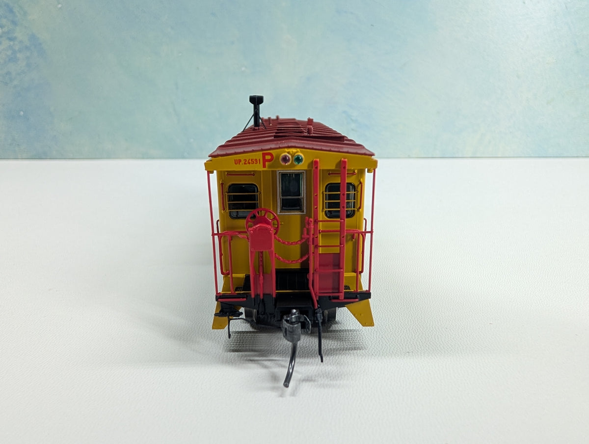 Tangent #60416-01 HO Scale ICC Rock Island Bay Window Caboose Union Pacific UP #24591 1981+, R/G Lights