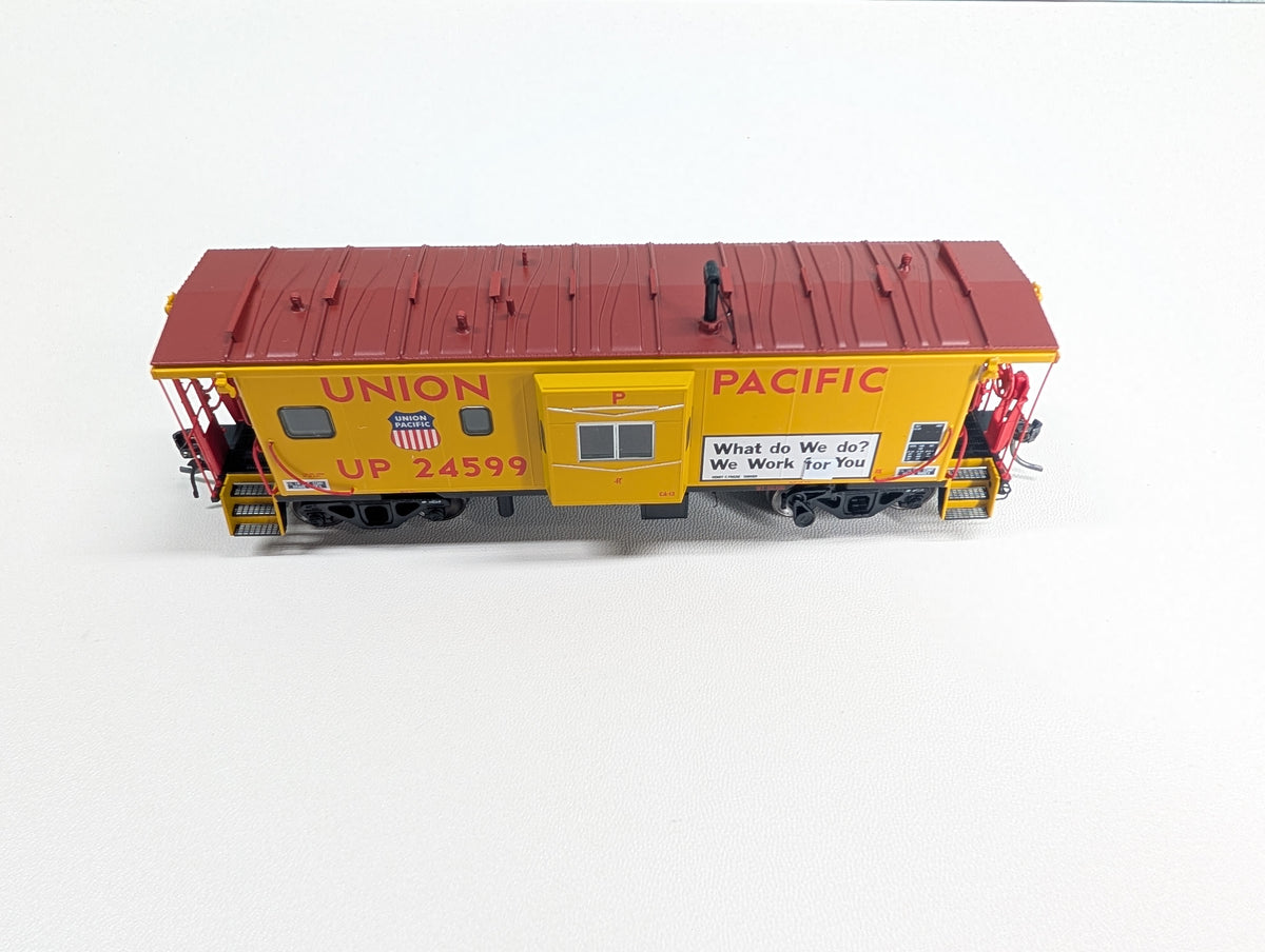 Tangent #60416-02 HO Scale ICC Rock Island Bay Window Caboose Union Pacific UP #24599 1981+, R/G Lights