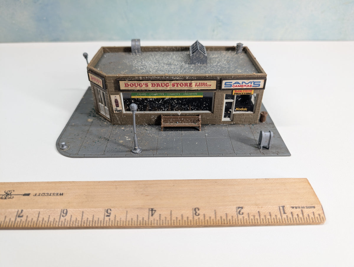 USED Tyco HO Scale Doug's Drug Store