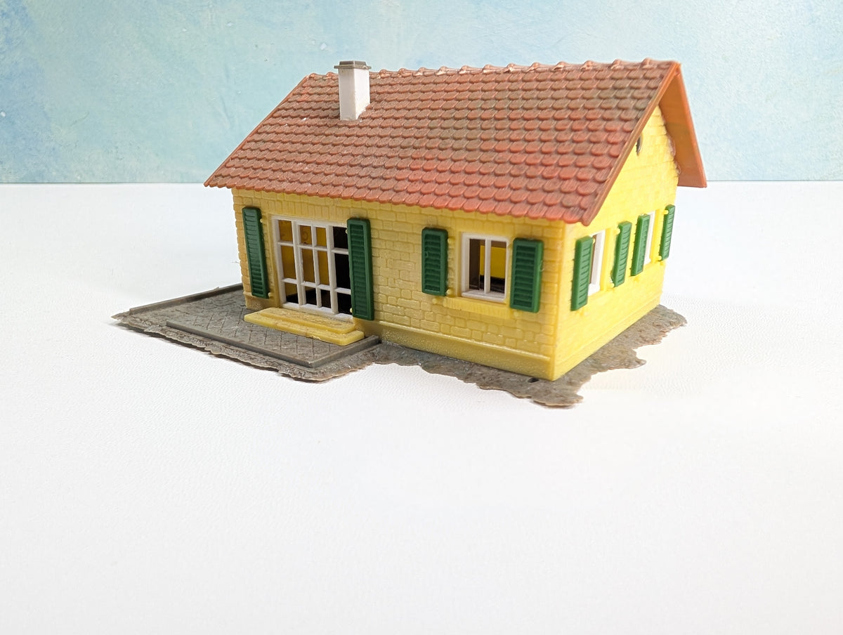 USED Faller #200D/1 HO Scale Small Yellow Brick House