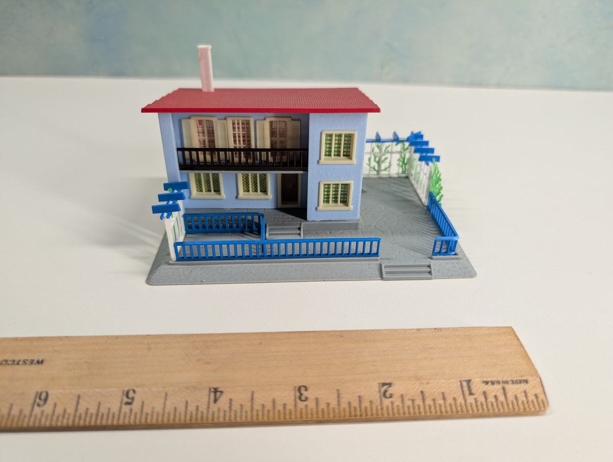 USED Hoffmann HO Scale 2 Family Apartment Building