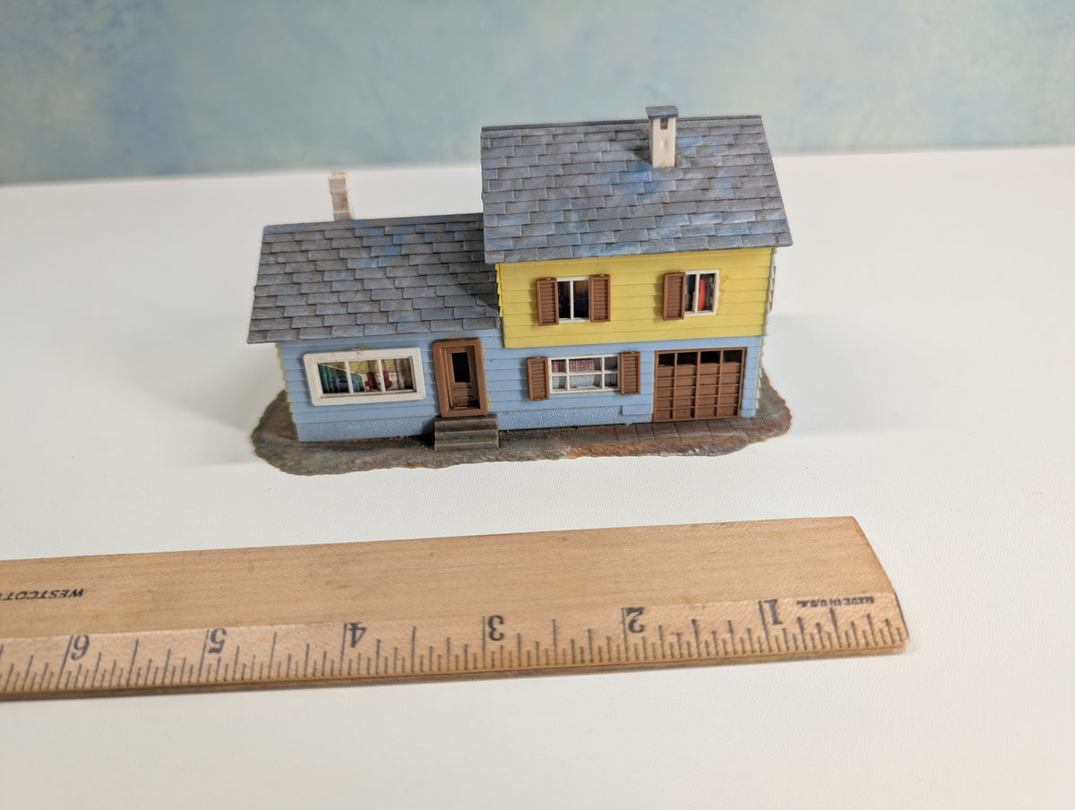 USED HO Scale Blue & Yellow House