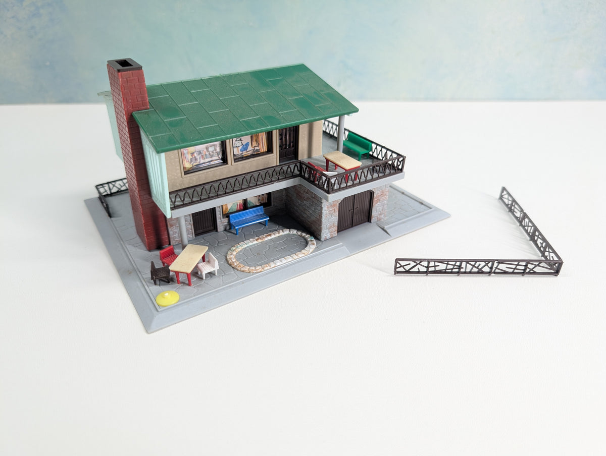 USED Hoffmann 523 HO Scale Villa Florida
