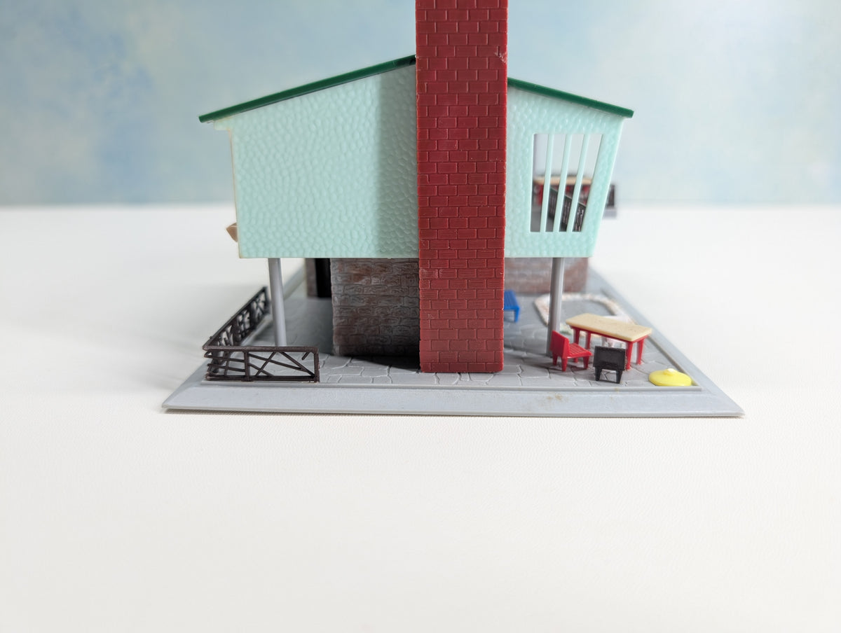 USED Hoffmann 523 HO Scale Villa Florida