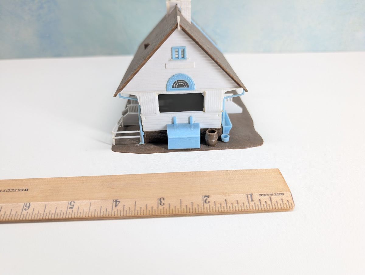 USED AHM HO Scale Country School House