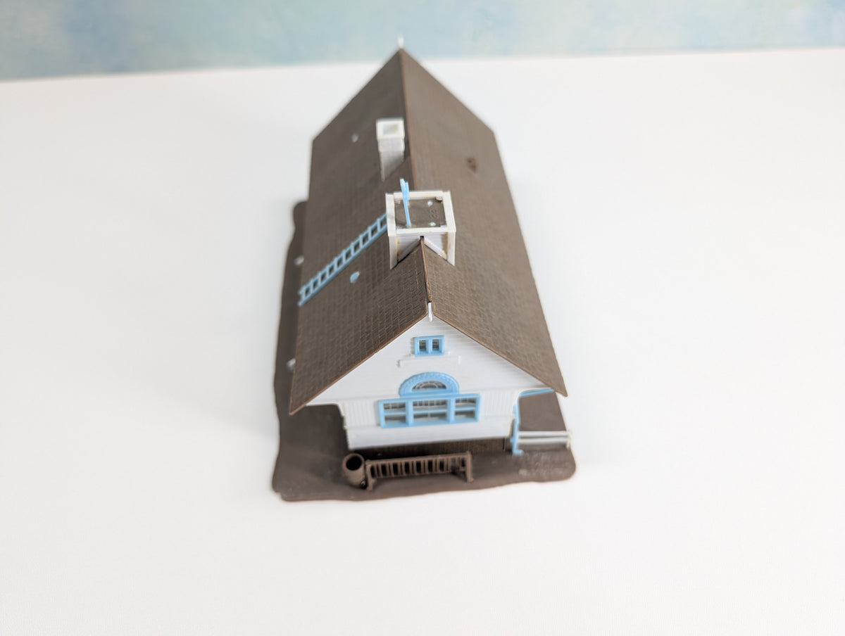 USED AHM HO Scale Country School House