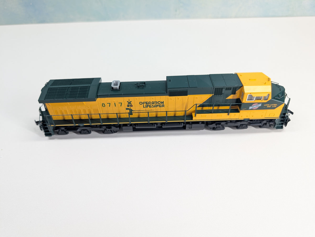 KATO #37-1311 HO Scale GE C44-9W Chicago & North Western CNW #8717 Operation Lifesaver - Runs Great DC