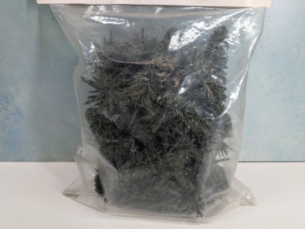 Grand Central Gems T-1 HO Scale 20 Medium Pine Trees