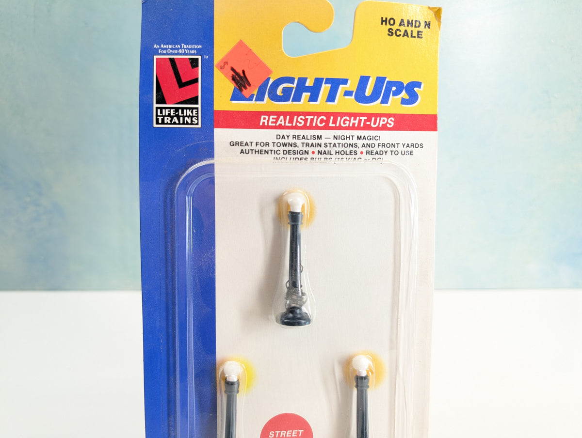 Life-Like 1208 HO Scale Street Lights, Light Ups (3 pcs)