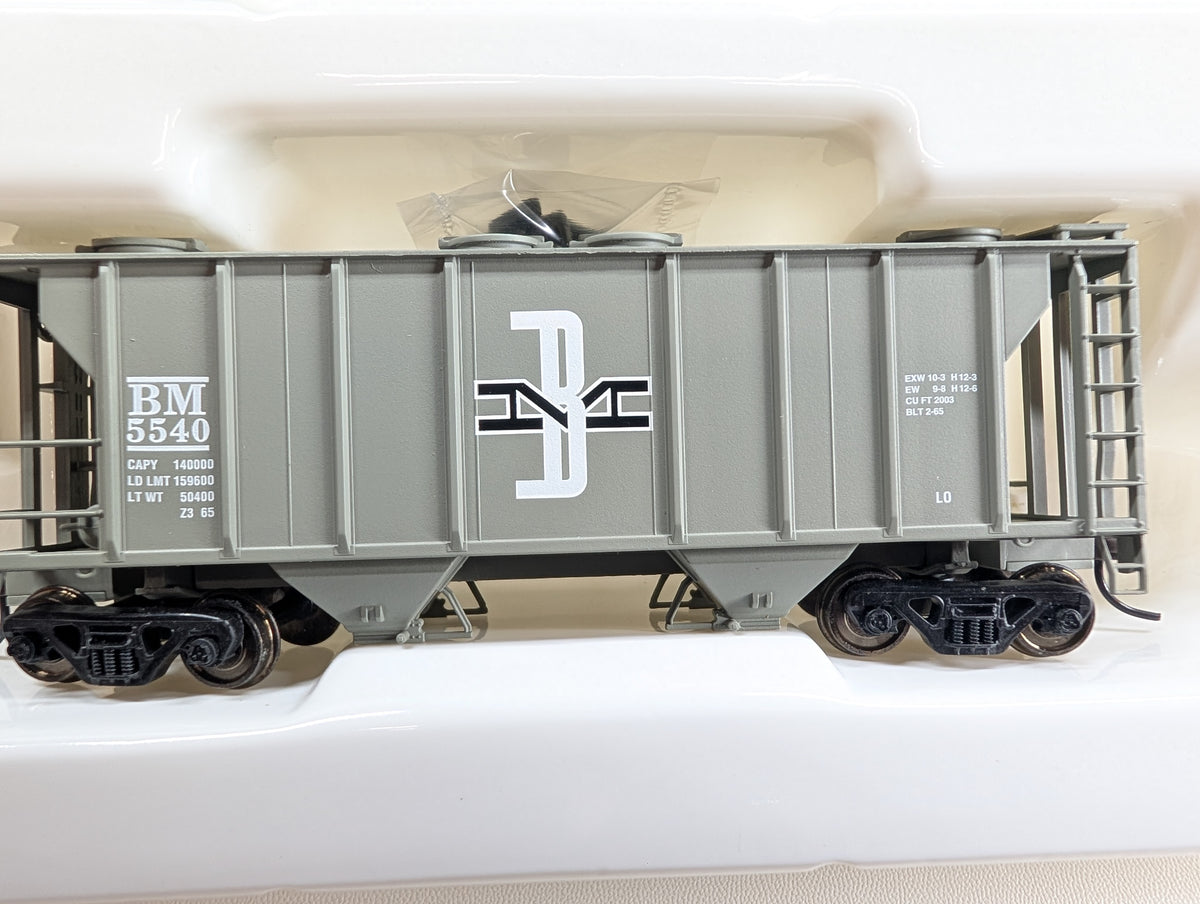 Atlas #1801-1 HO Scale PS-2 Covered Hopper Boston and Maine BM #5540
