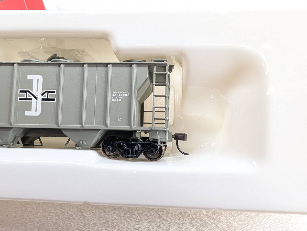 Atlas #1801-1 HO Scale PS-2 Covered Hopper Boston and Maine BM #5540