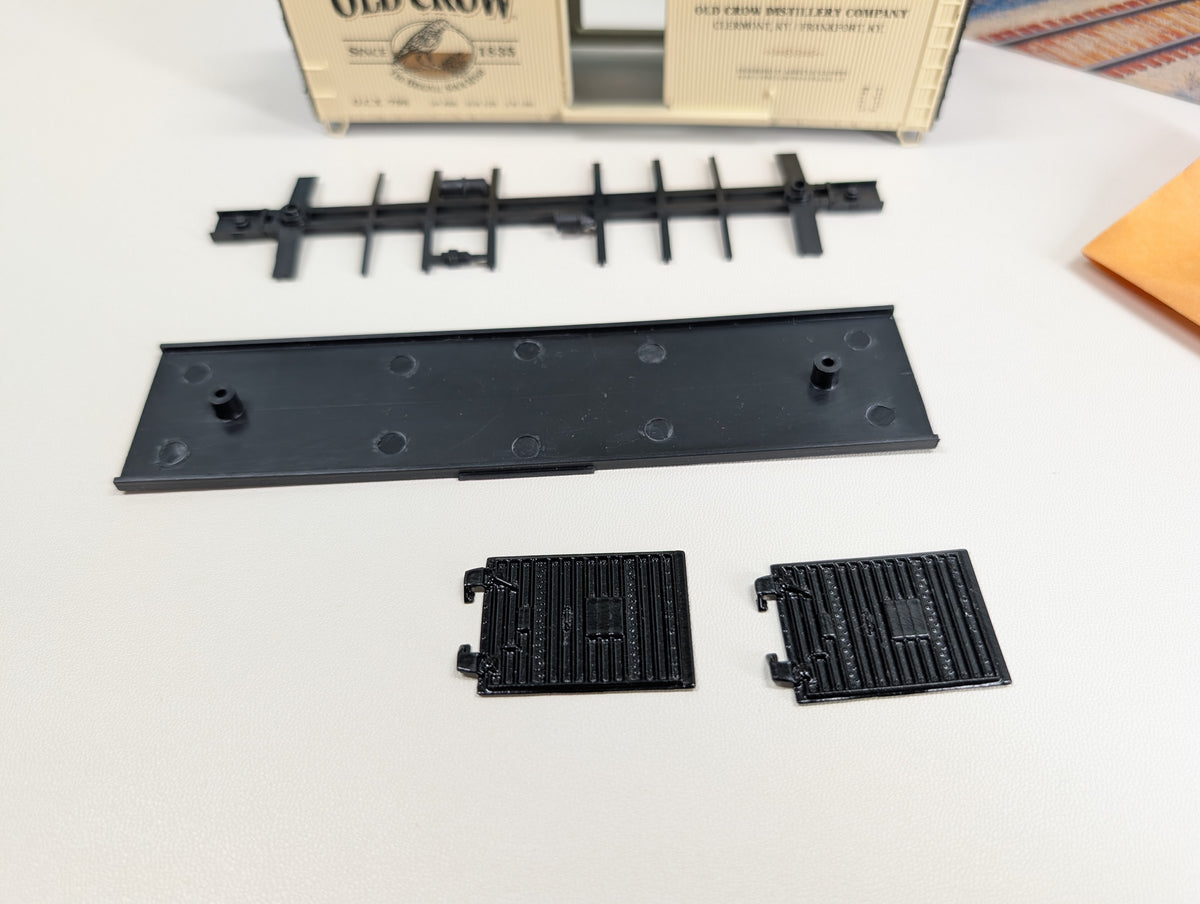 Athearn HO Scale 40' Wooden Box Car Old Crow Distillery OCX #798 Greenway Products Custom KIT