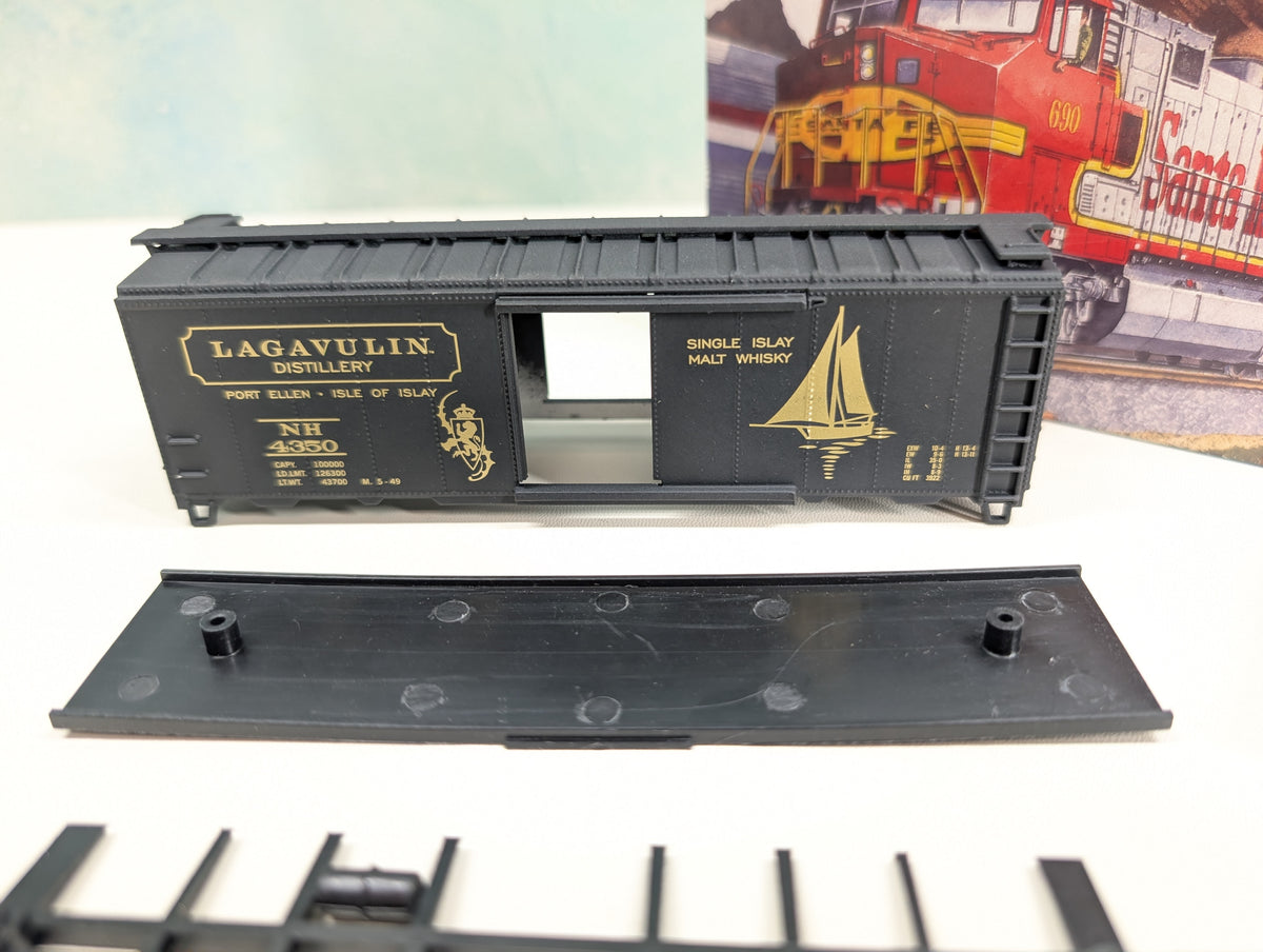 Athearn HO Scale 40' Box Car Lagavulin Distillery NH #4350 Greenway Products Custom KIT
