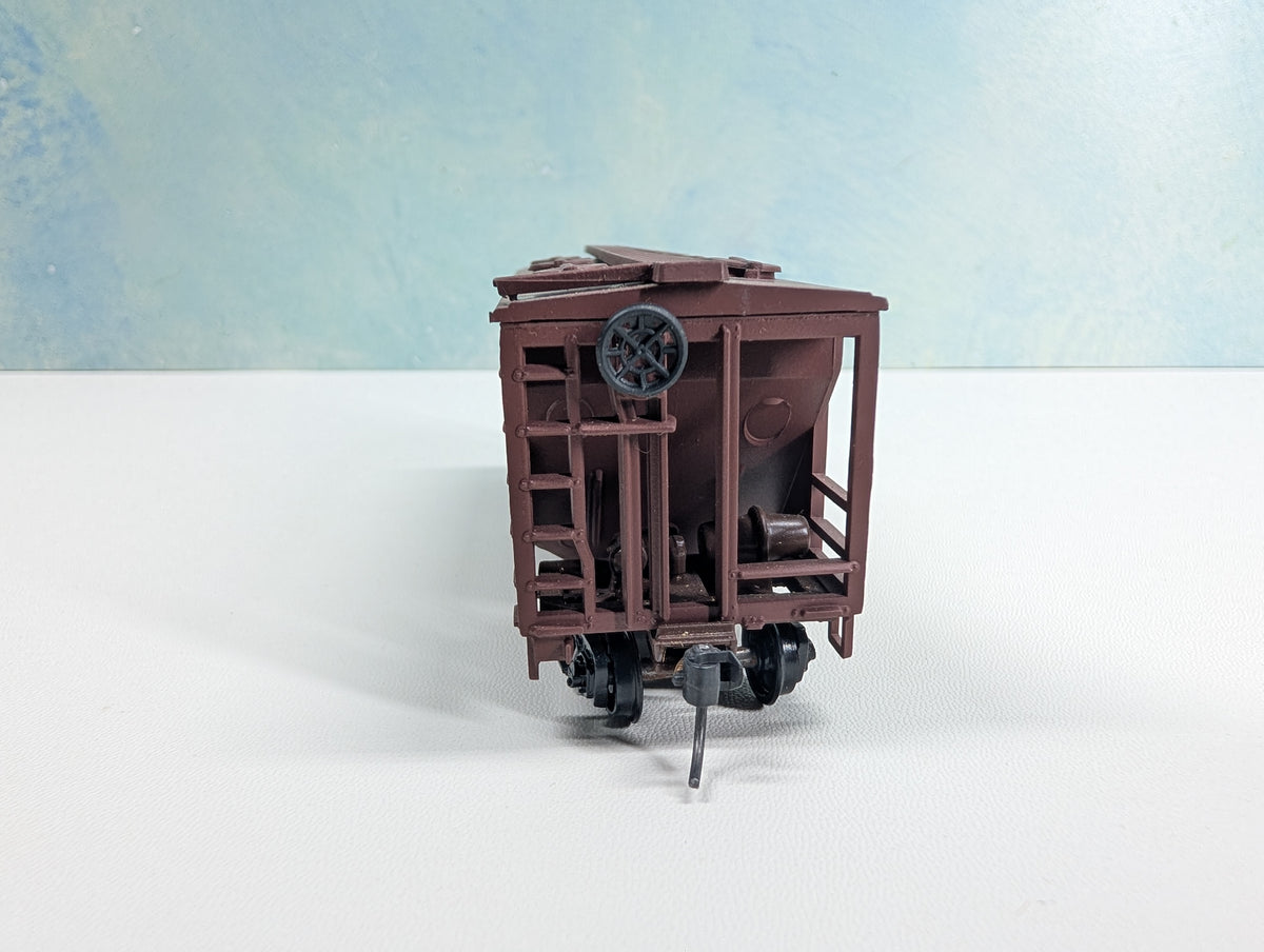 USED Roundhouse HO Scale Covered Hopper Great Northern GN #73976