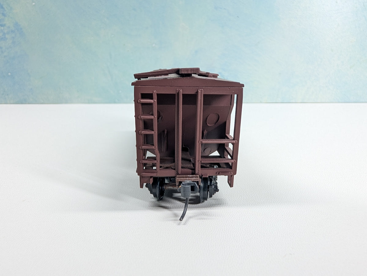 USED Roundhouse HO Scale Covered Hopper Great Northern GN #73976