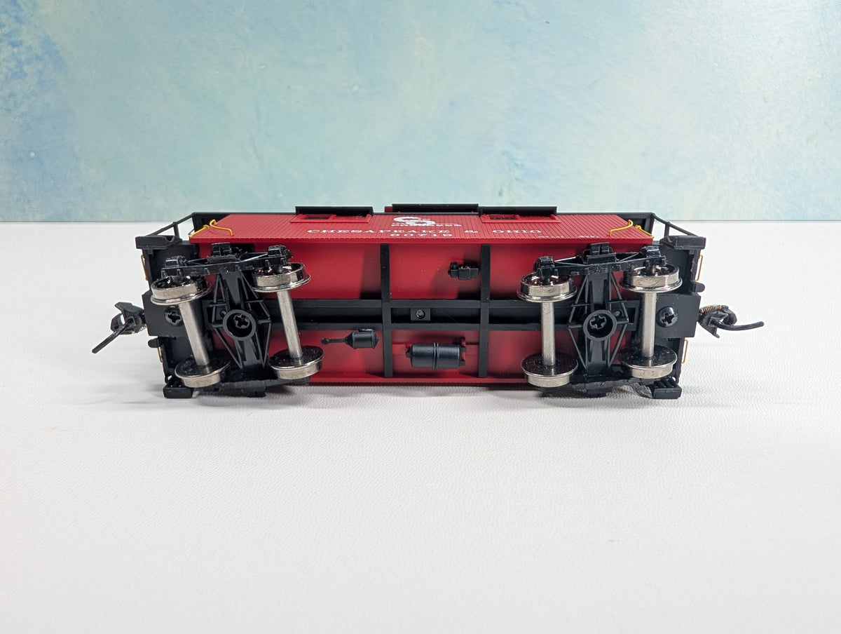 USED Walthers Proto 920-103152 HO Scale 25' Wood Caboose Chesapeake and Ohio C&O #90719 Metal Wheels