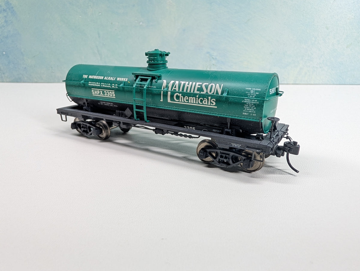 USED TRIX HO Scale 6k Gal Tank Car Mathieson Chemicals SHPX #3305 Metal Wheels