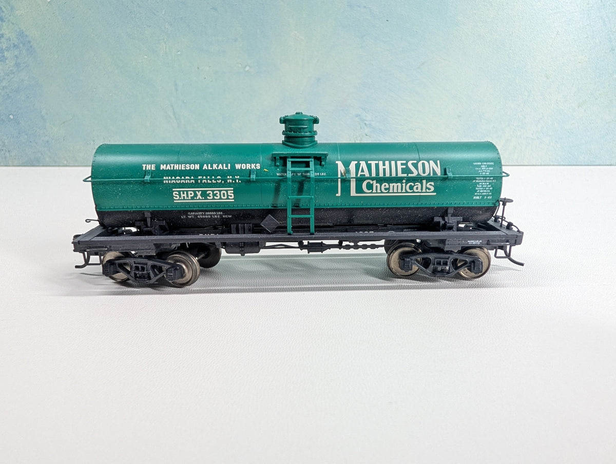 USED TRIX HO Scale 6k Gal Tank Car Mathieson Chemicals SHPX #3305 Metal Wheels
