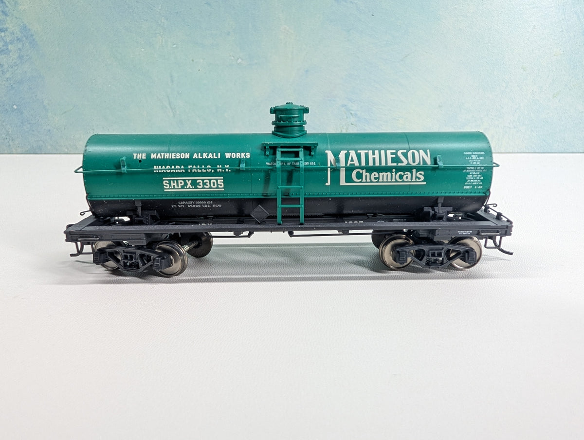 USED TRIX HO Scale 6k Gal Tank Car Mathieson Chemicals SHPX #3305 Metal Wheels