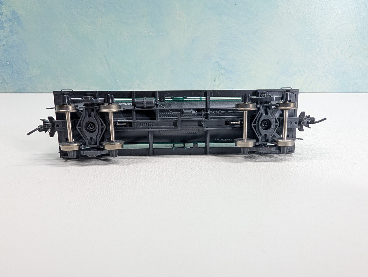 USED TRIX HO Scale 6k Gal Tank Car Mathieson Chemicals SHPX #3305 Metal Wheels