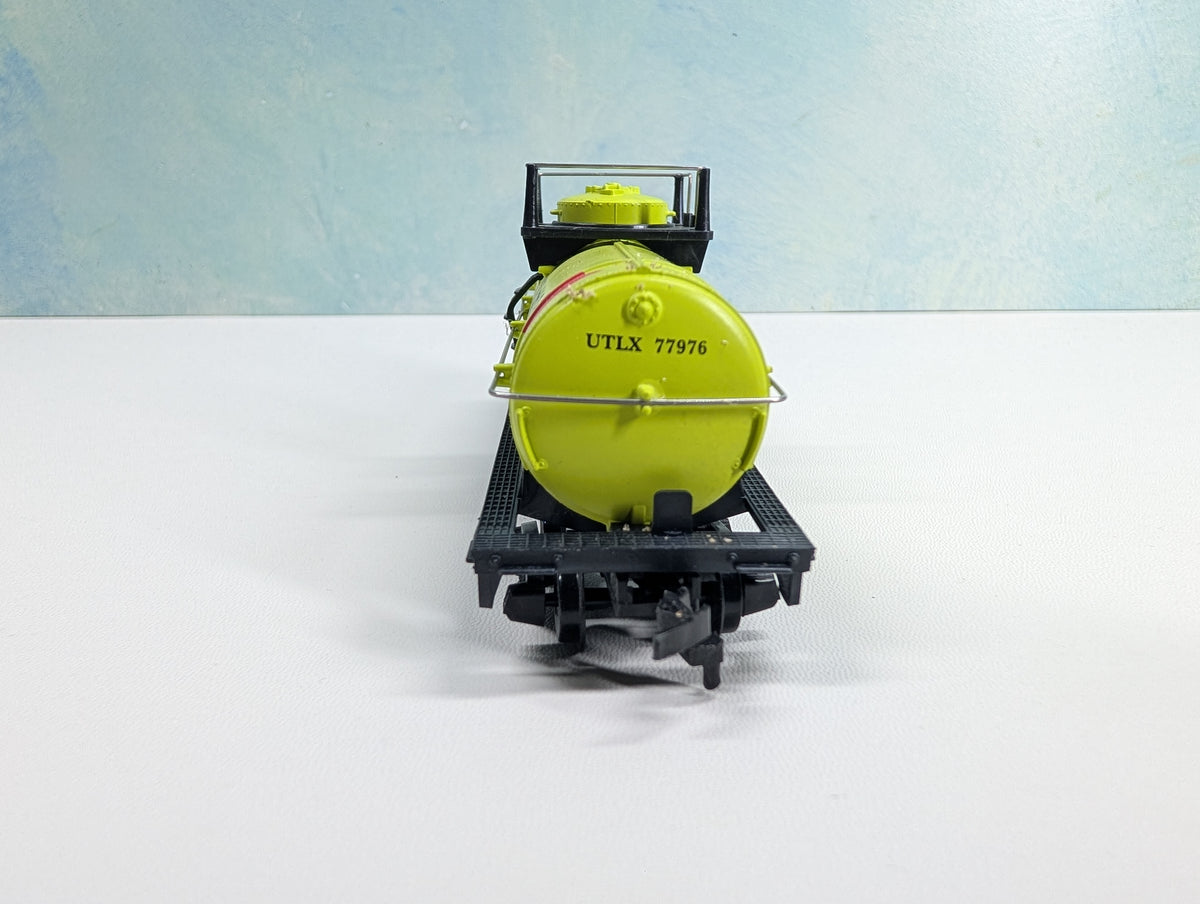 USED IHC HO Scale Rare Green Tank Car Hudson's Bay Oil and Gas UTLX #77976 Procor