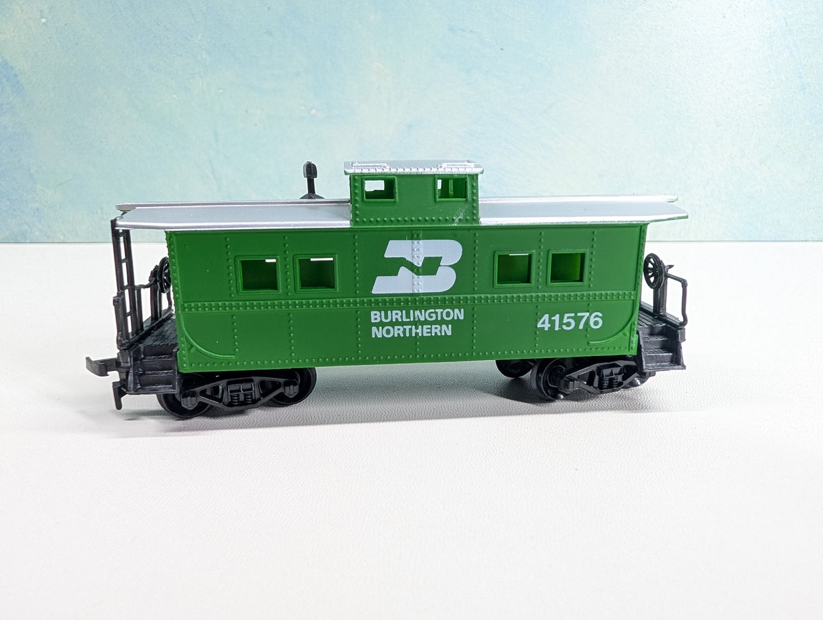 USED Life-Like HO Scale Caboose Burlington Northern #41576