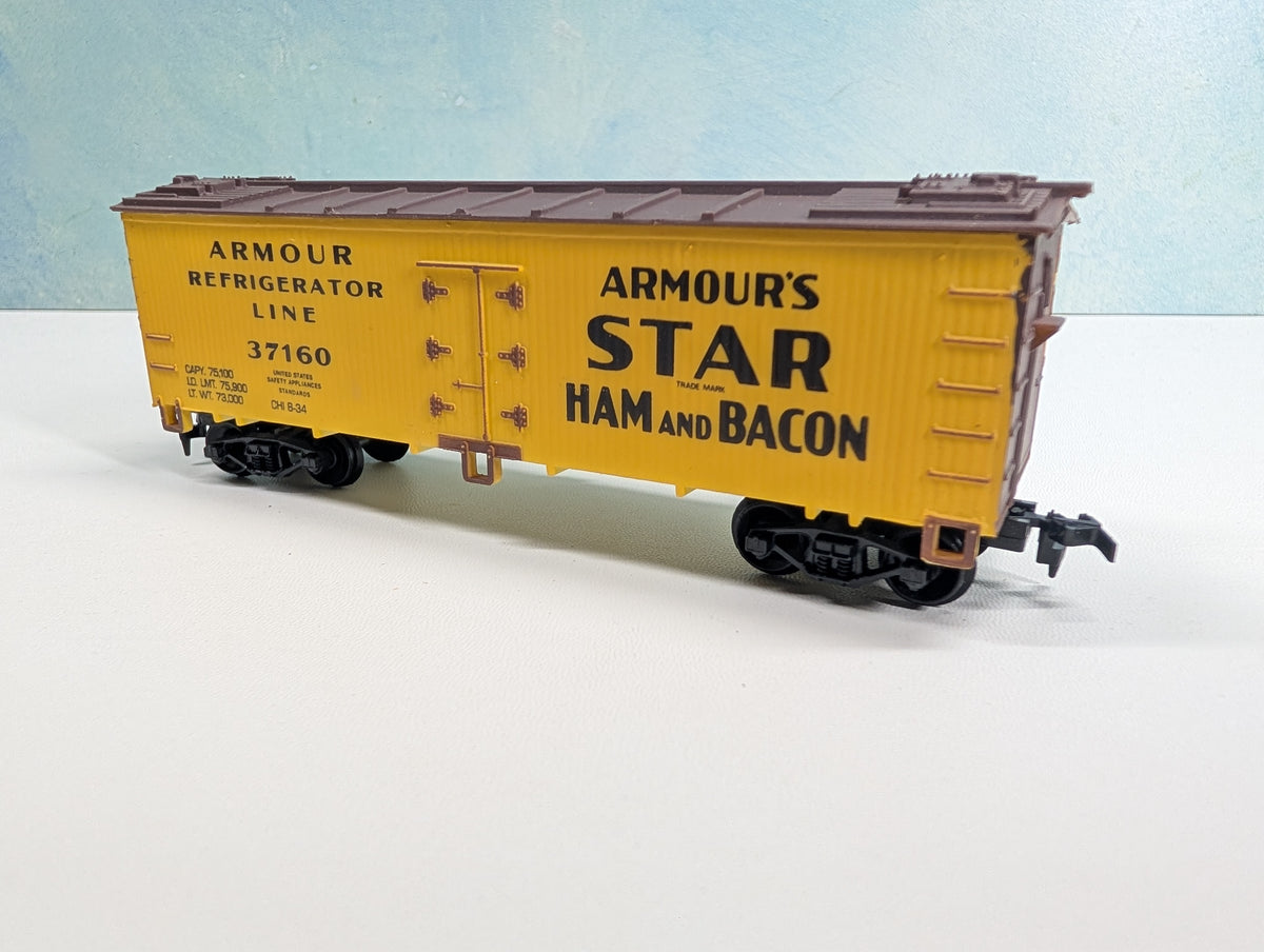 USED Life-Like HO Scale Reefer Armour's Star Ham and Bacon #37160