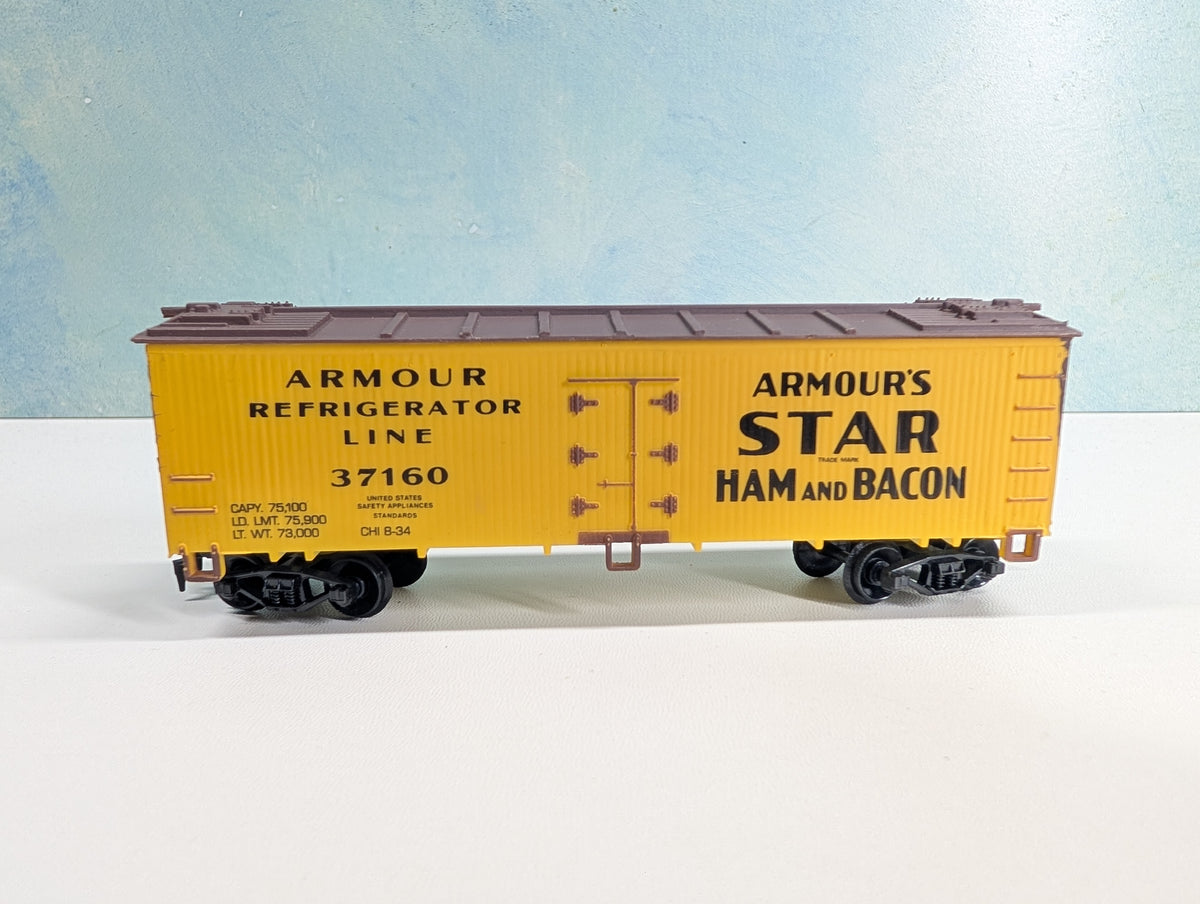 USED Life-Like HO Scale Reefer Armour's Star Ham and Bacon #37160
