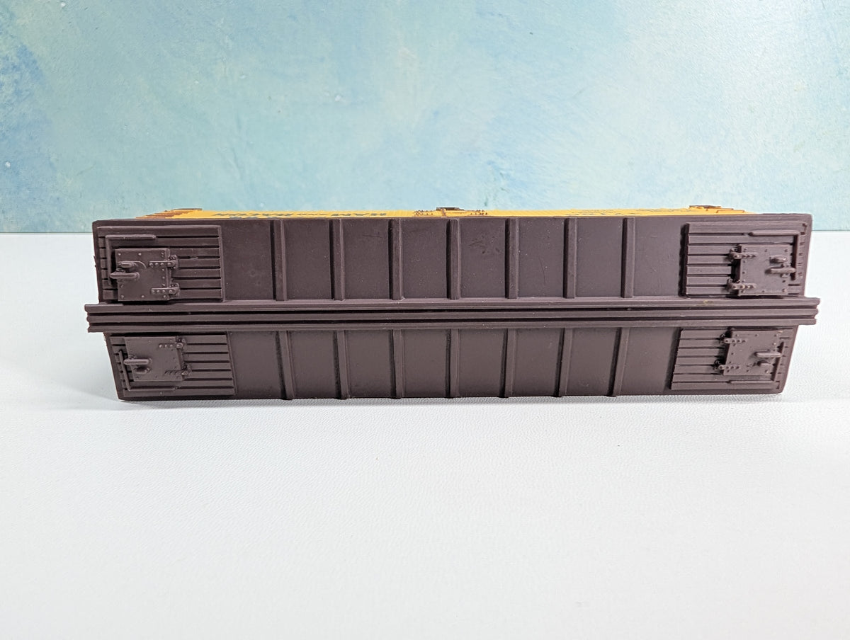 USED Life-Like HO Scale Reefer Armour's Star Ham and Bacon #37160