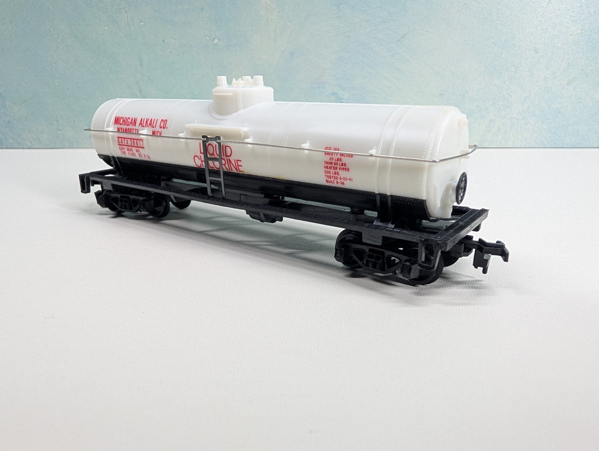 USED HO Scale Single Dome Tank Car Michigan Alkali Co GATX #39617
