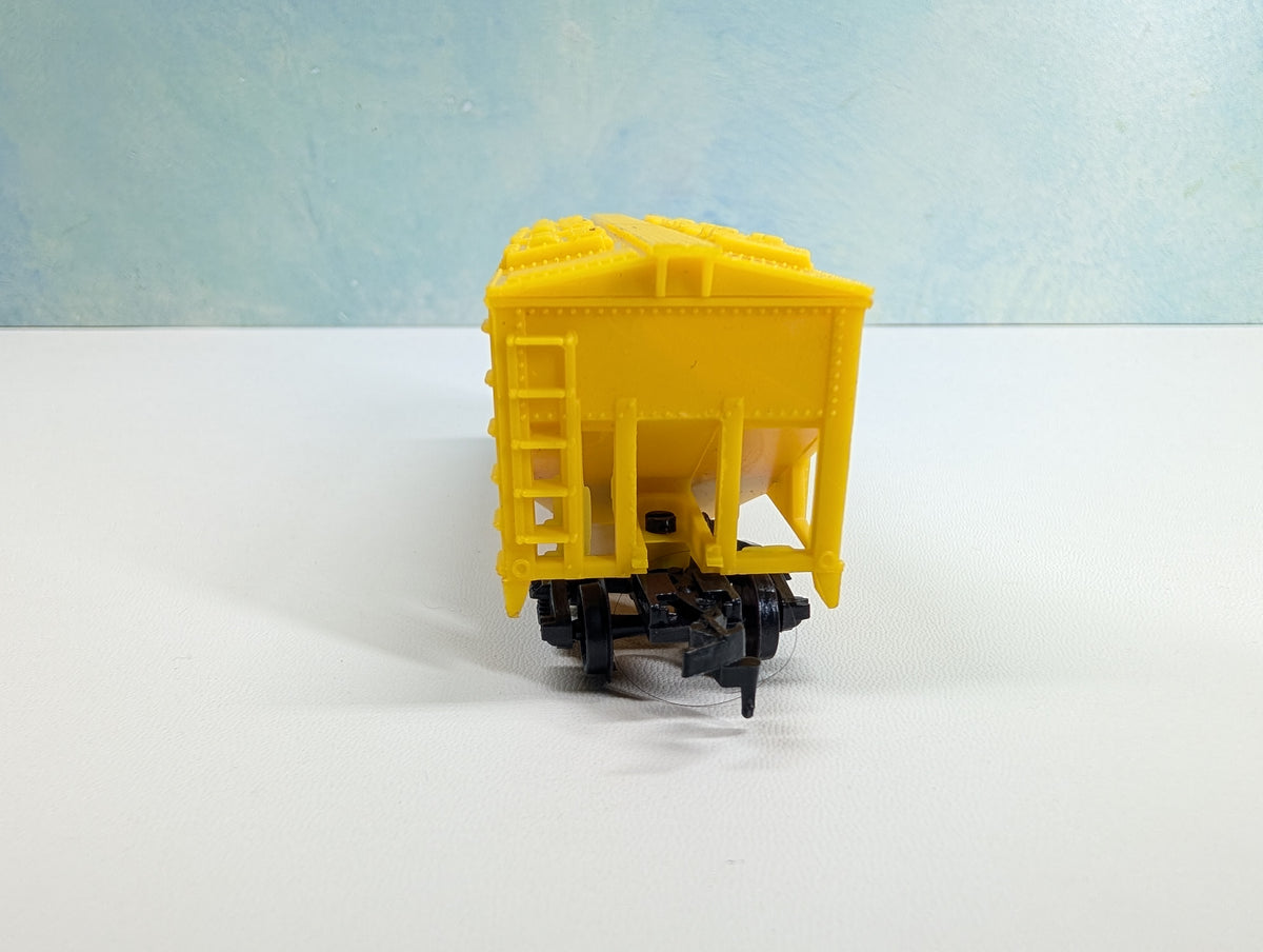USED HO Scale 2 Bay Covered Hopper Chessie System B&O #629822