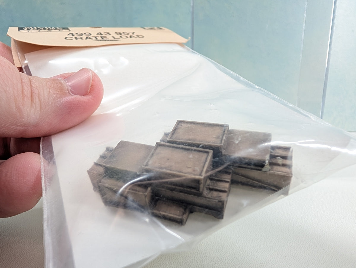 Micro-Trains 499 43 957 N Scale Crate Load (2 pcs)