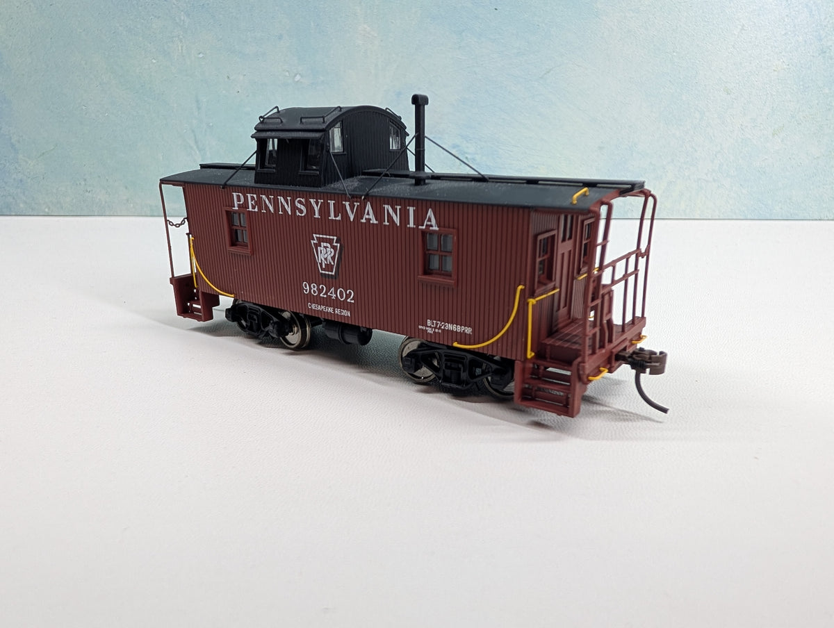USED Walthers Proto HO Scale N6B Wood Caboose Pennsylvania #982402 Metal Wheels