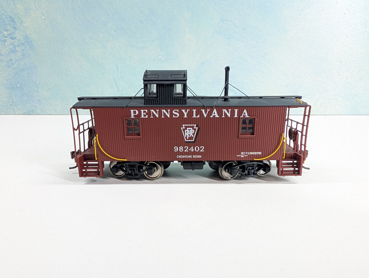 USED Walthers Proto HO Scale N6B Wood Caboose Pennsylvania #982402 Metal Wheels