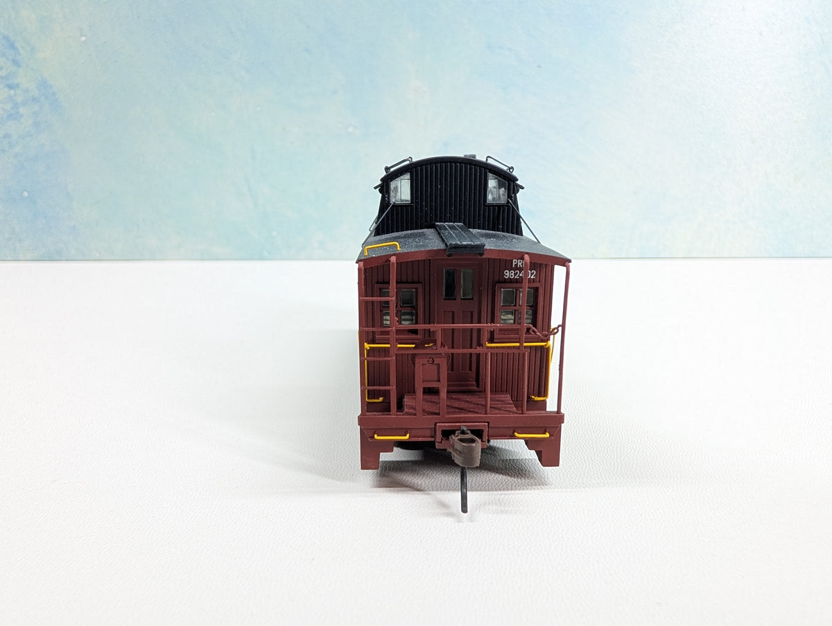 USED Walthers Proto HO Scale N6B Wood Caboose Pennsylvania #982402 Metal Wheels