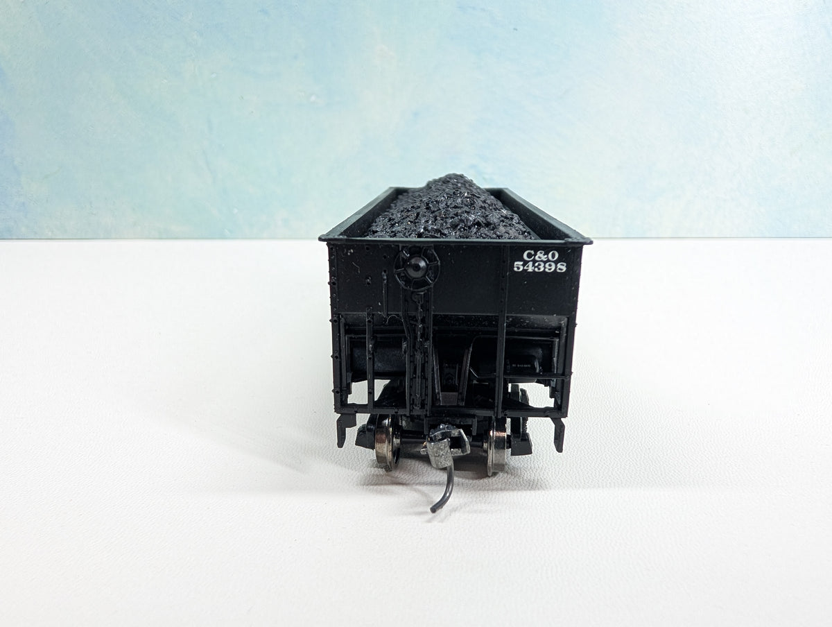 USED Life-Like HO Scale 2 Bay Hopper Chesapeake and Ohio C&O #54398 Metal Wheels, Proto 2000