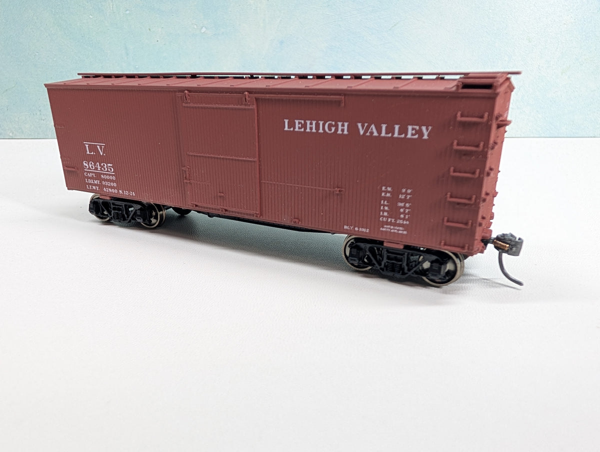 USED Accurail HO Scale 36' Double Sheathed Box Car Lehigh Valley LV #86435 Metal Wheels