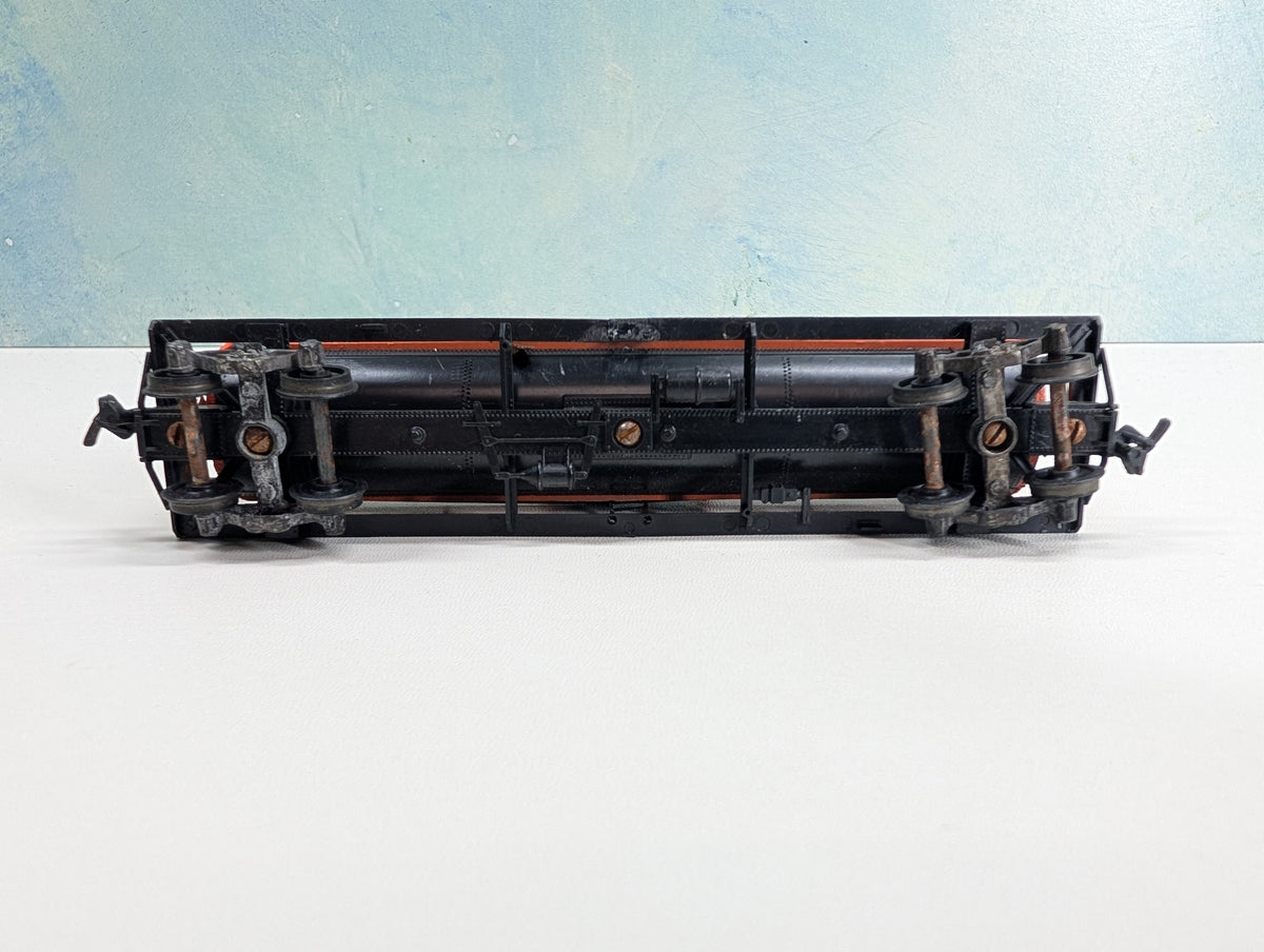 USED Athearn HO Scale Tank Car Hooker Chemicals HOKX #56656