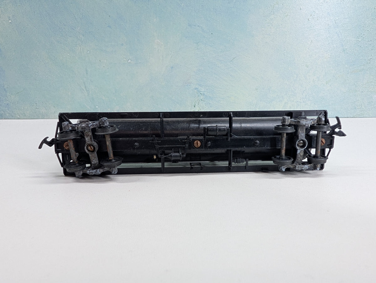 USED Athearn HO Scale Tank Car DuPont SHPX #3246