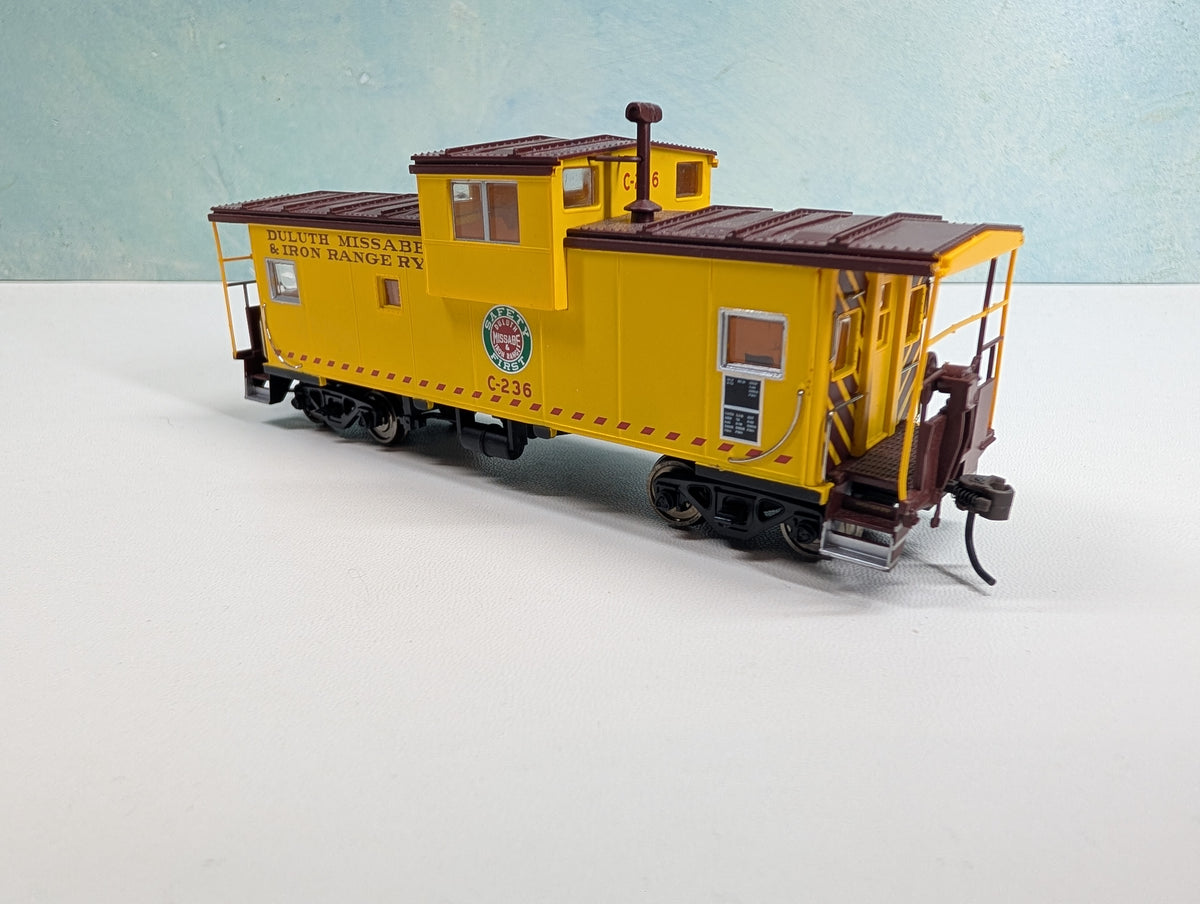 USED Atlas HO Scale Extended Vision Caboose Duluth, Missabe and Iron Range #C-236 Metal Wheels