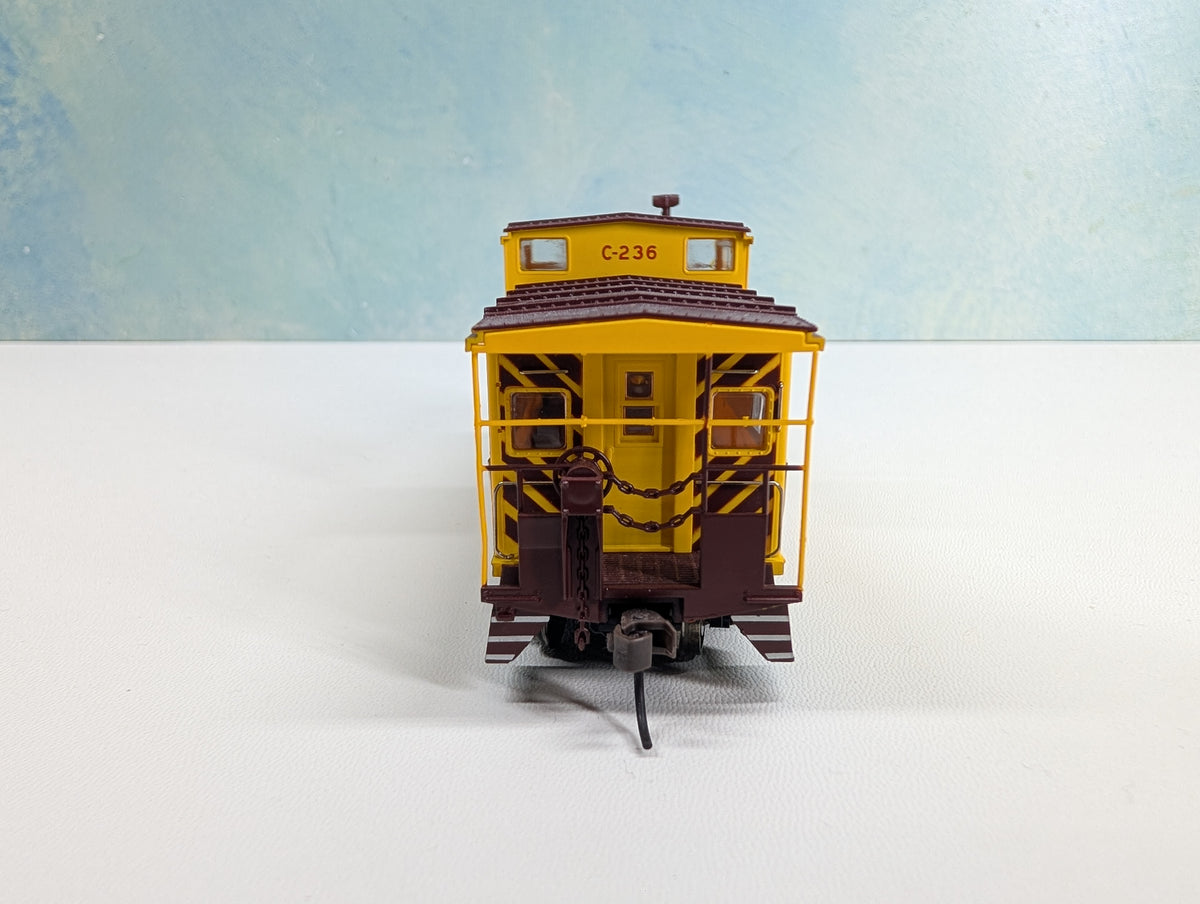 USED Atlas HO Scale Extended Vision Caboose Duluth, Missabe and Iron Range #C-236 Metal Wheels