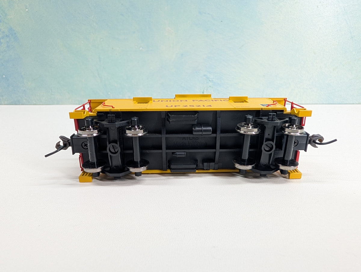 USED Atlas HO Scale Caboose Union Pacific UP #25214 Metal Wheels