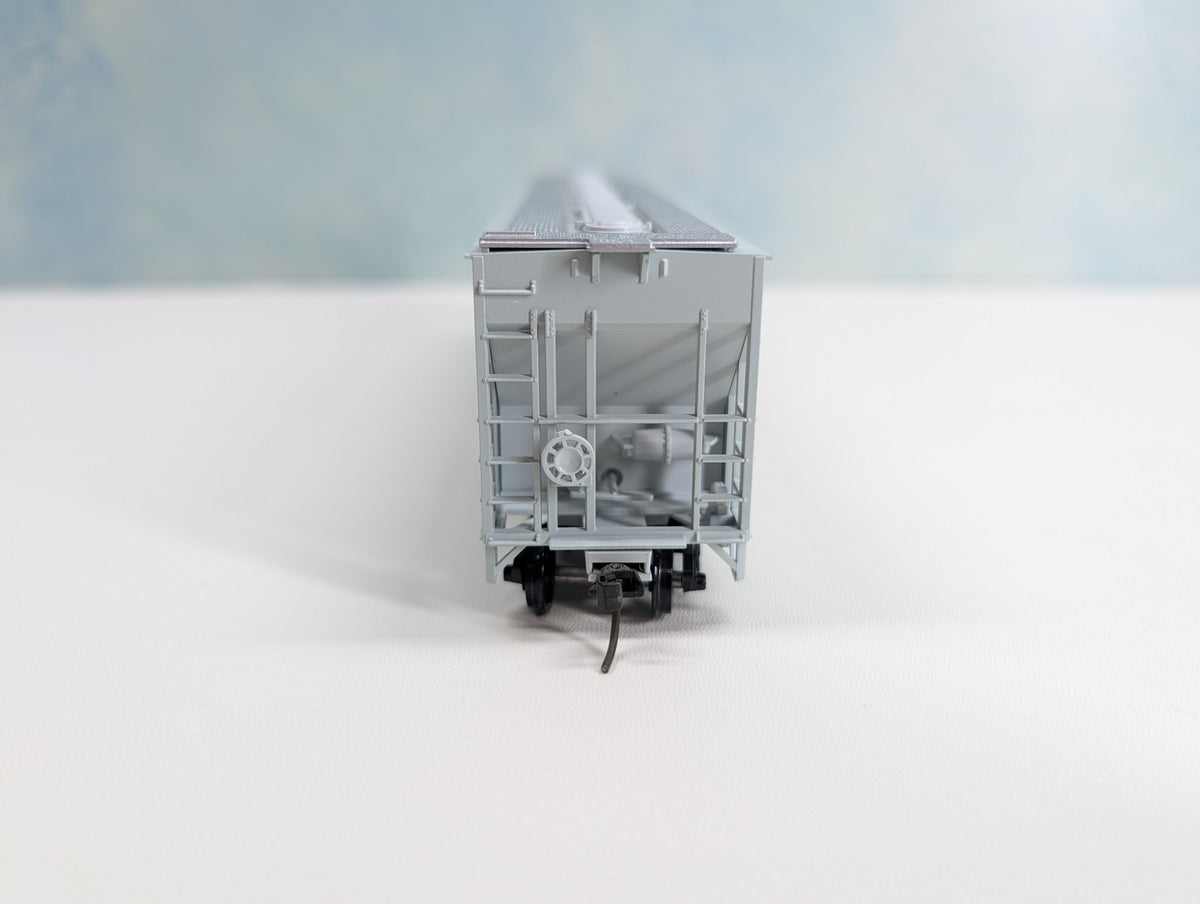 USED Roundhouse HO Scale FMC 4700 cu.ft. 54' 3-Bay Covered Hopper Xtra TXRX #76990
