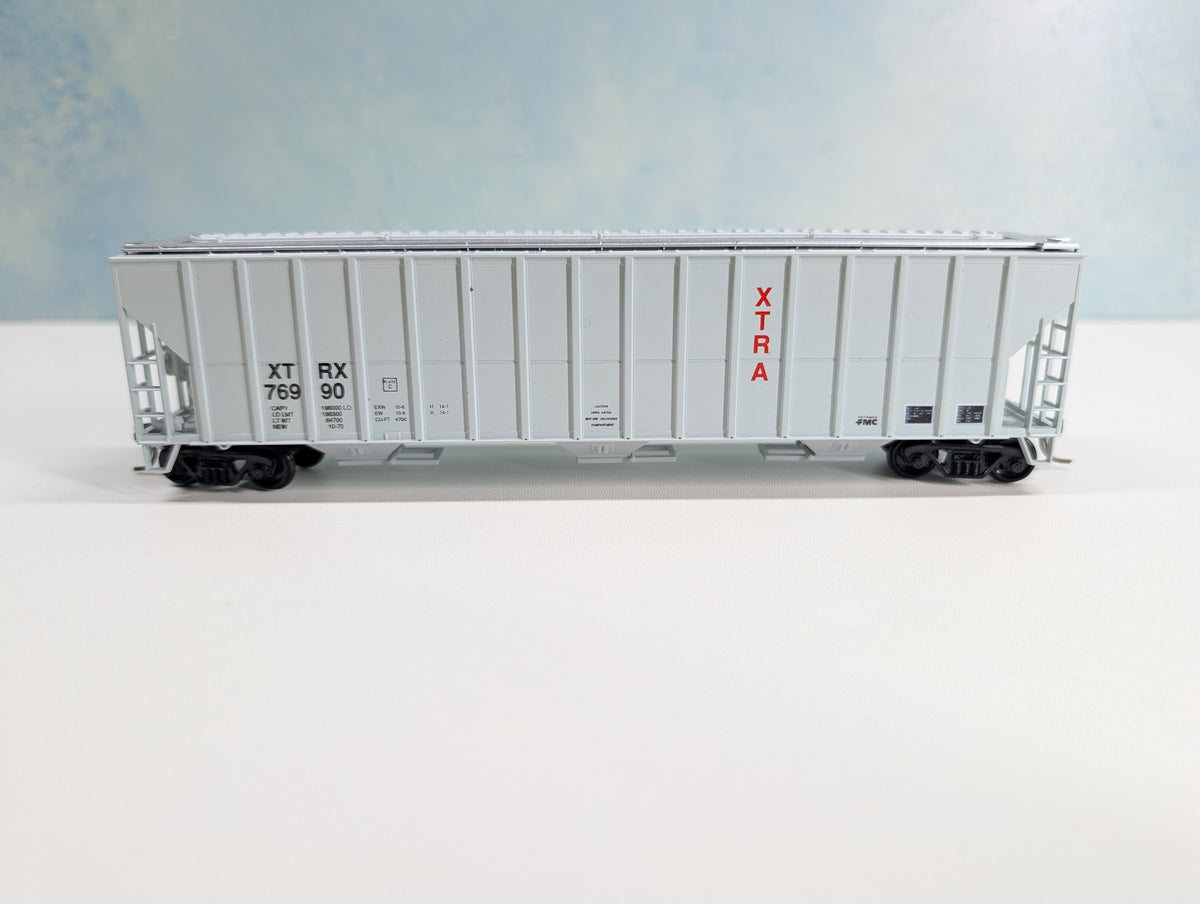 USED Roundhouse HO Scale FMC 4700 cu.ft. 54' 3-Bay Covered Hopper Xtra TXRX #76990