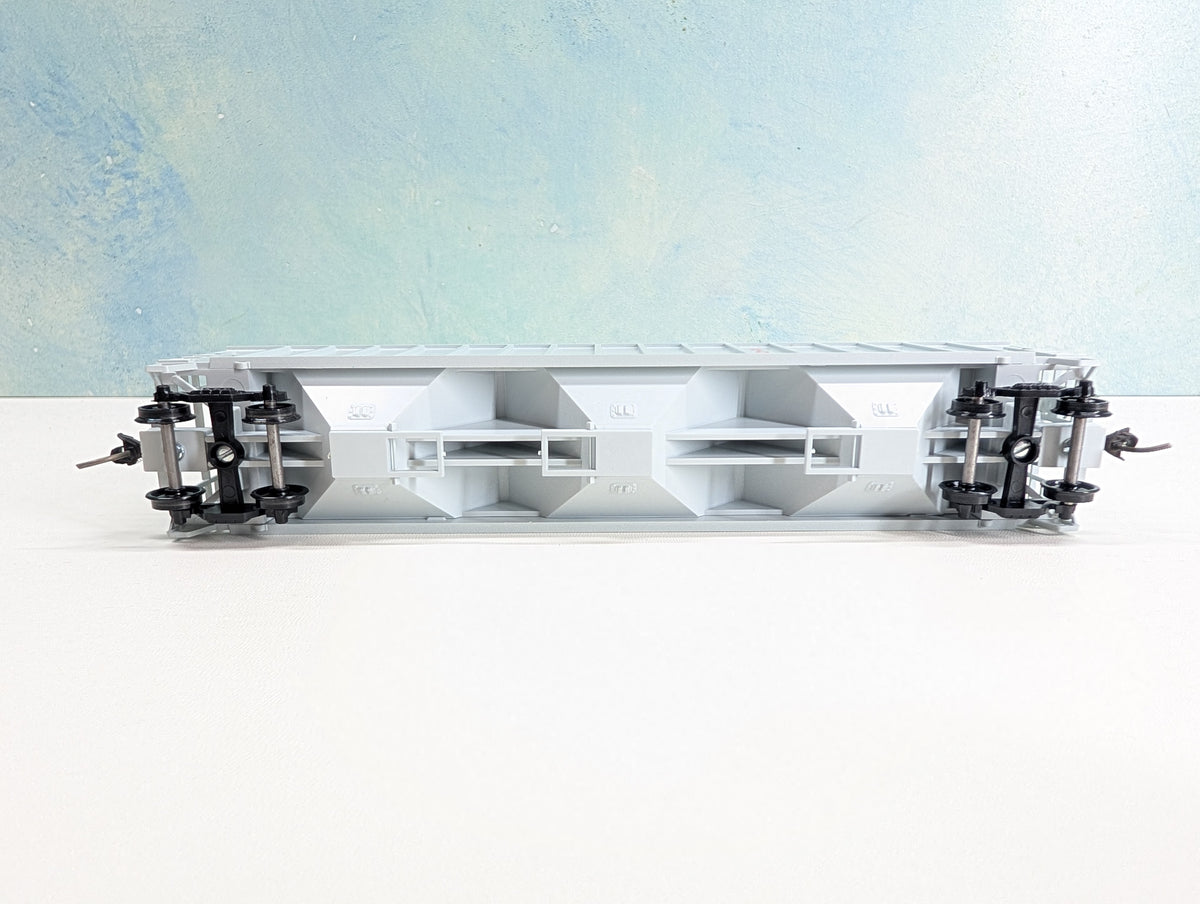 USED Roundhouse HO Scale FMC 4700 cu.ft. 54' 3-Bay Covered Hopper Xtra TXRX #76990