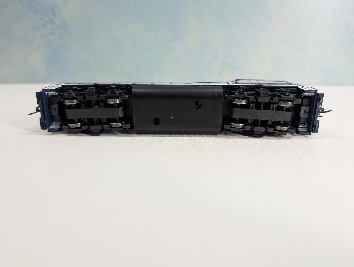Atlas 10002393 HO Scale GP40 Diesel Locomotive Richmond, Fredericksburg & Potomac RF&P #123 Runs Great Silver DCC Ready